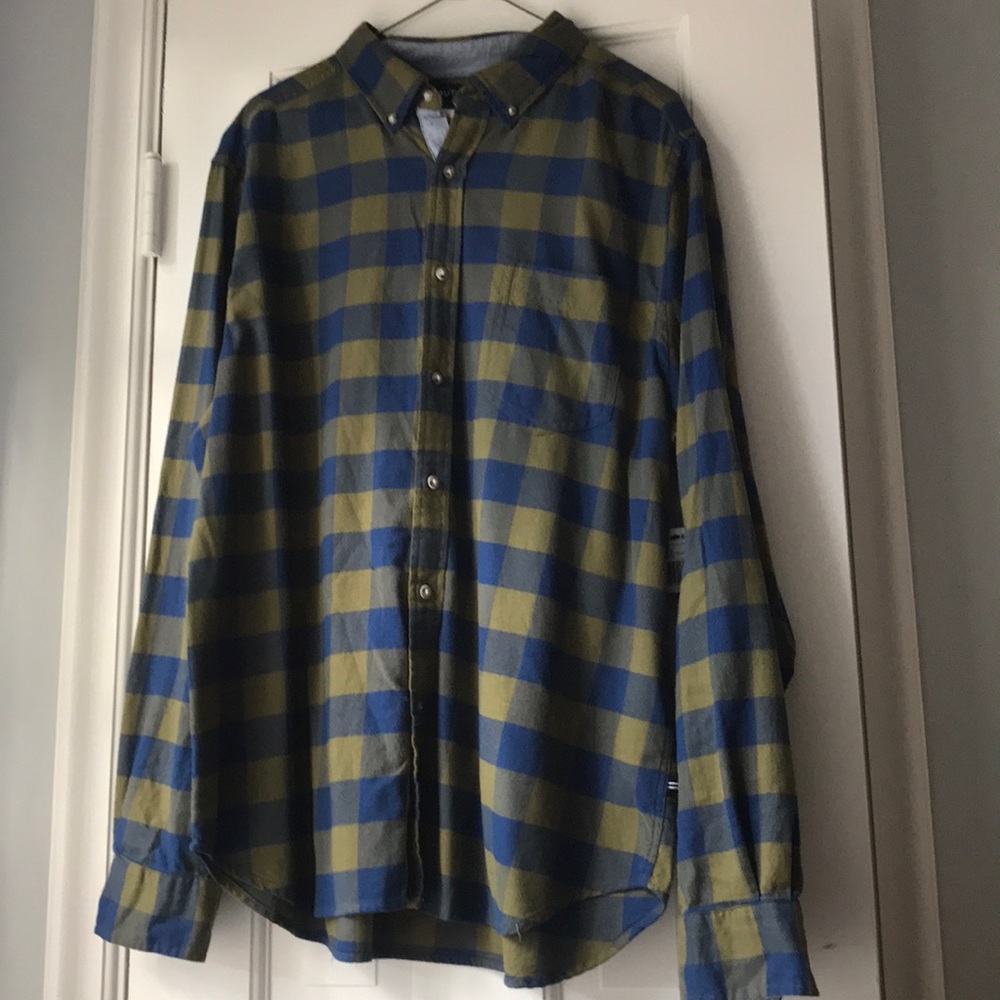 NWT men’s long sleeved Nautica button down